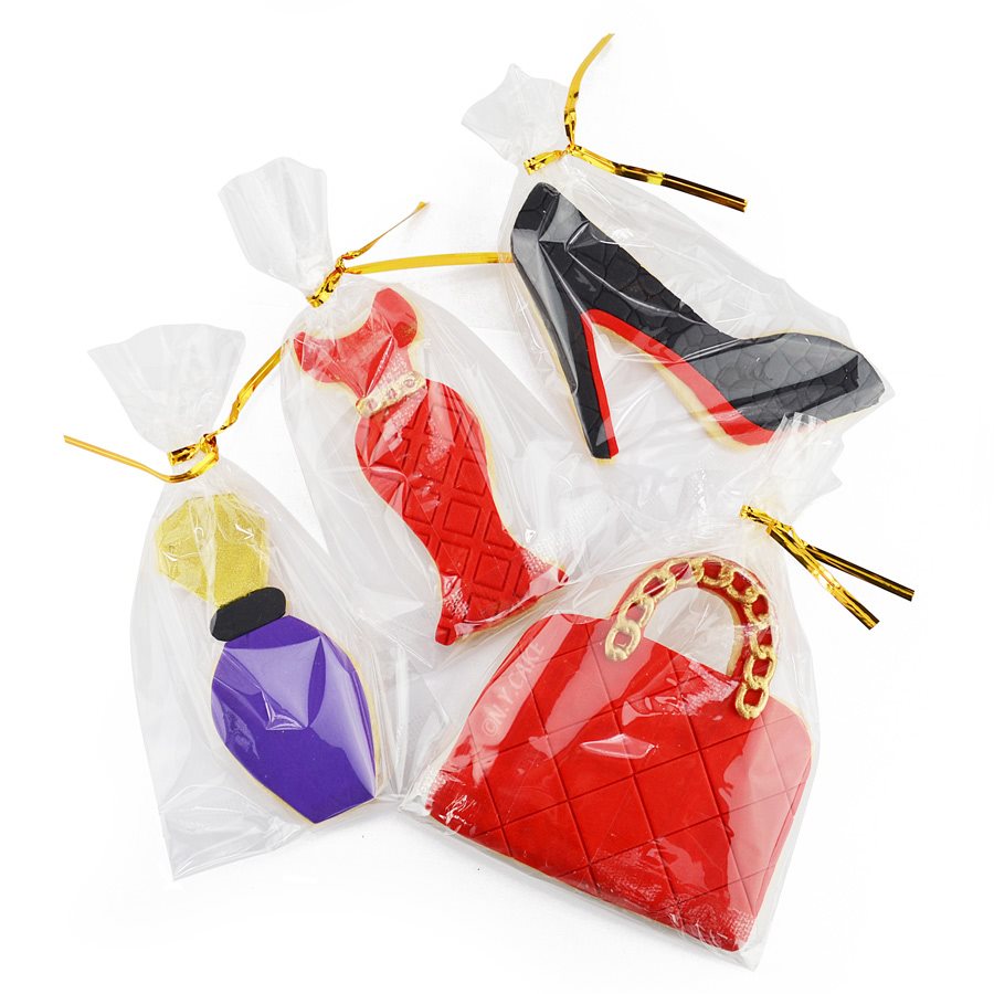 Clear plastic packaging bags and containers for candy and cookies by NY Cake®