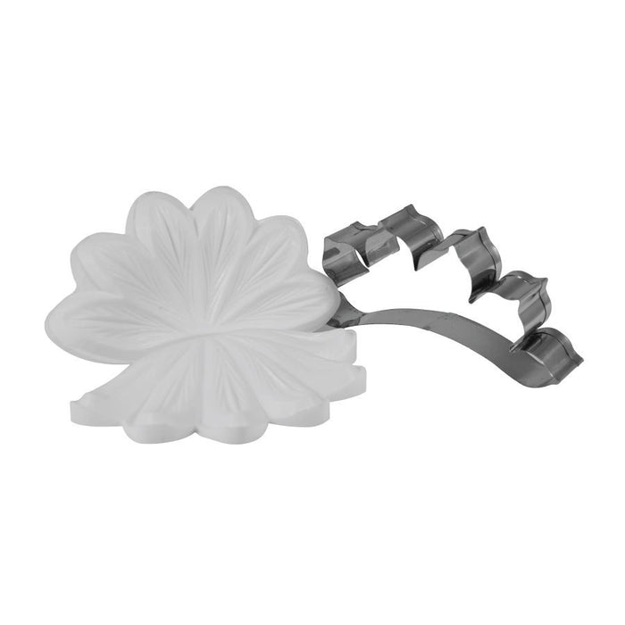 Day Lily cutter and silicone veiner set with stainless steel cutter and FDA-approved silicone veiners for fondant, gum paste, and sugar flower decorating.