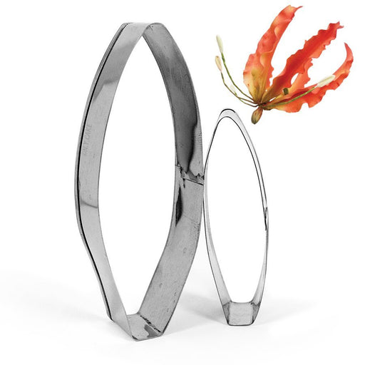 Gloriosa Lily Cutter Set of 2 by James Rosselle for gum paste and fondant sugar flowers